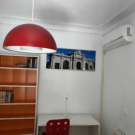 Appartamento Piso confortable y céntrico Madrid Esterno foto