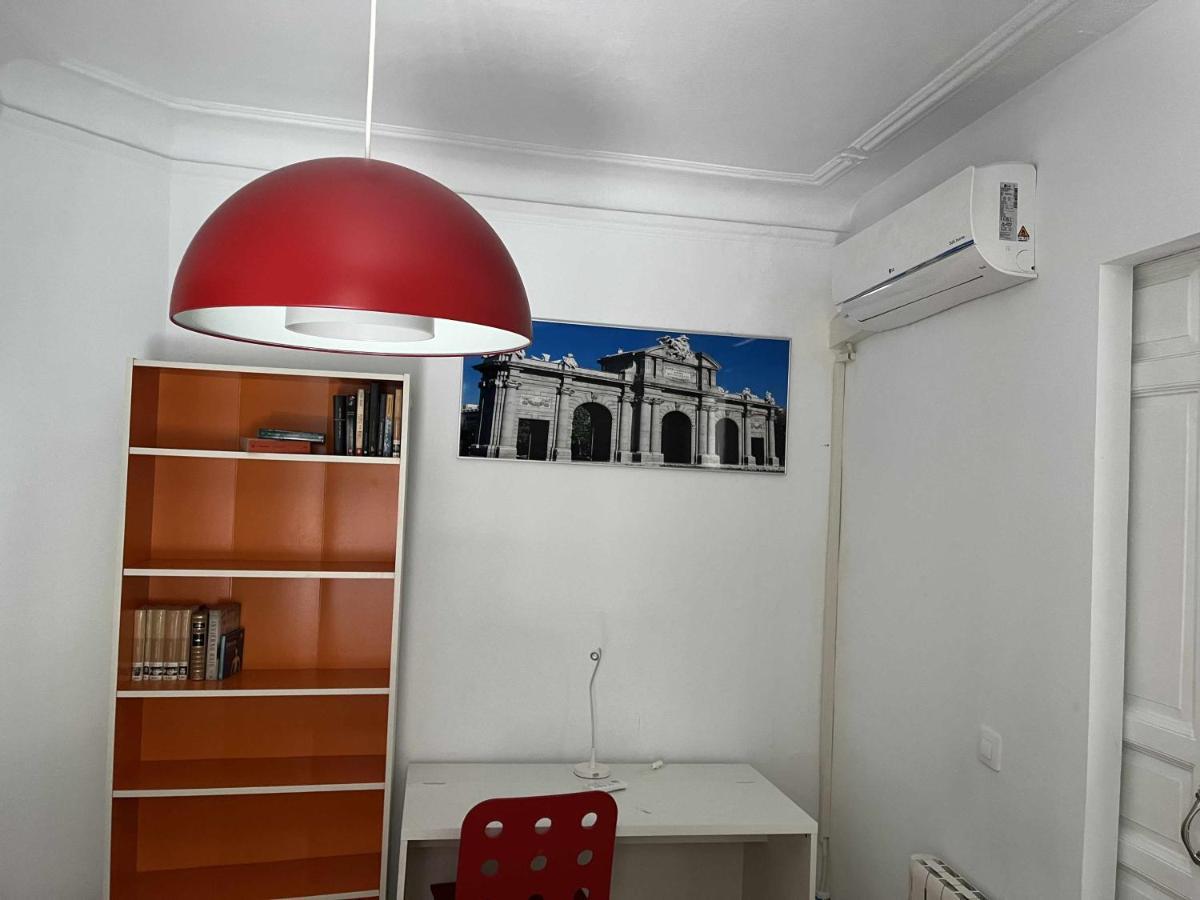 Appartamento Piso confortable y céntrico Madrid Esterno foto